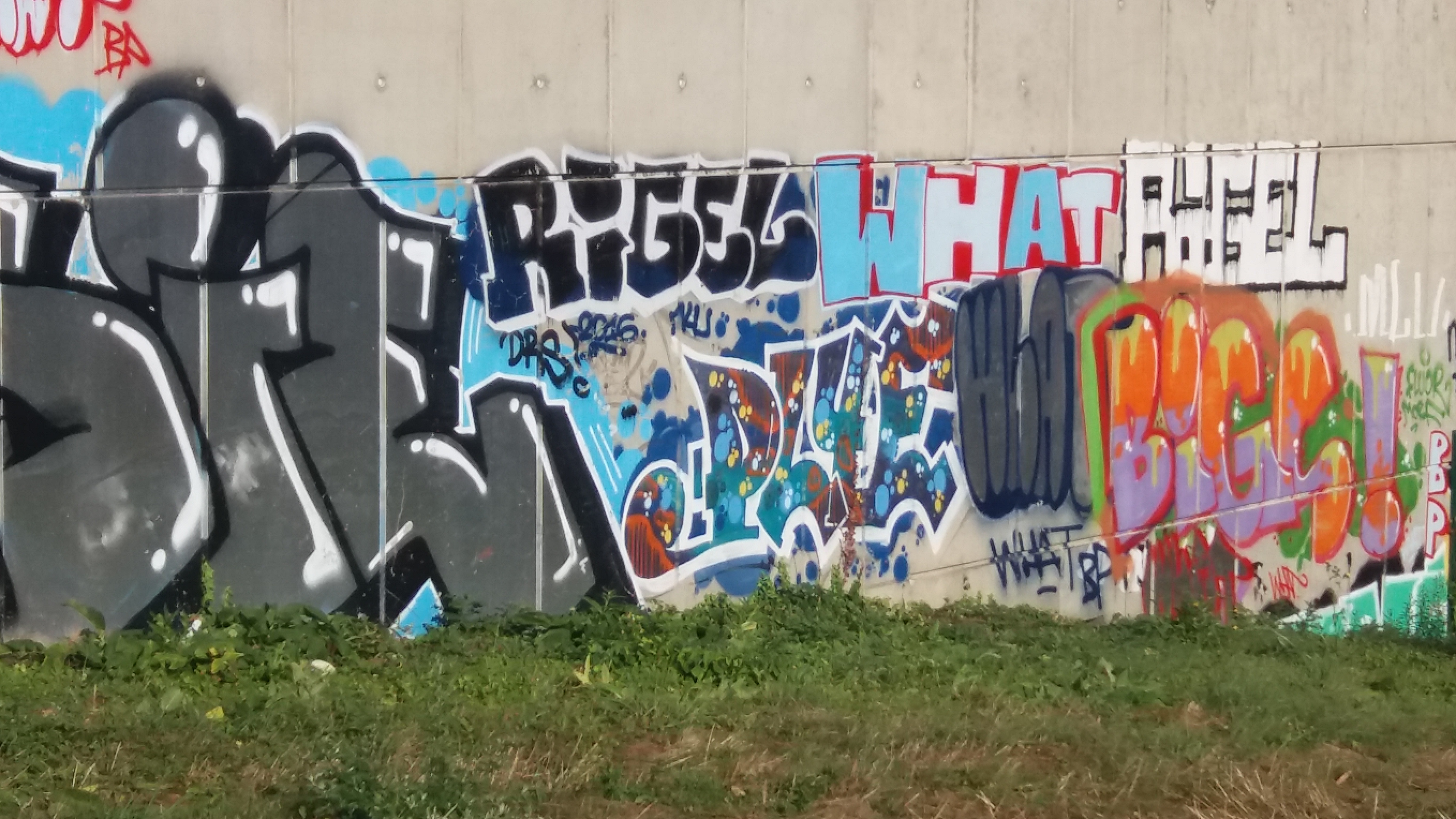 Graffiti sur le pont
